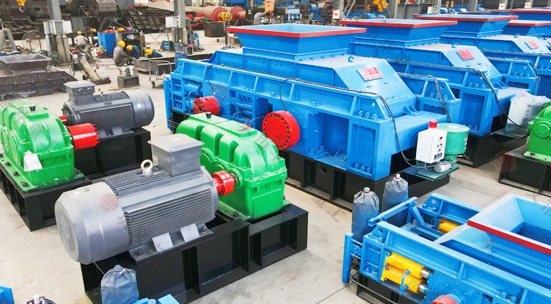 處理花崗巖物料，時(shí)產(chǎn)100噸的數(shù)控對(duì)輥制砂機(jī)需要哪種型號(hào)？